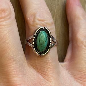 Beautiful vintage turquoise 925 sterling silver ring
